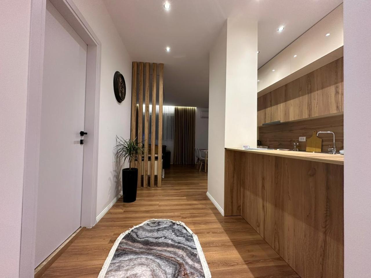 Fa Apartments At City Center 02 Tirana Esterno foto