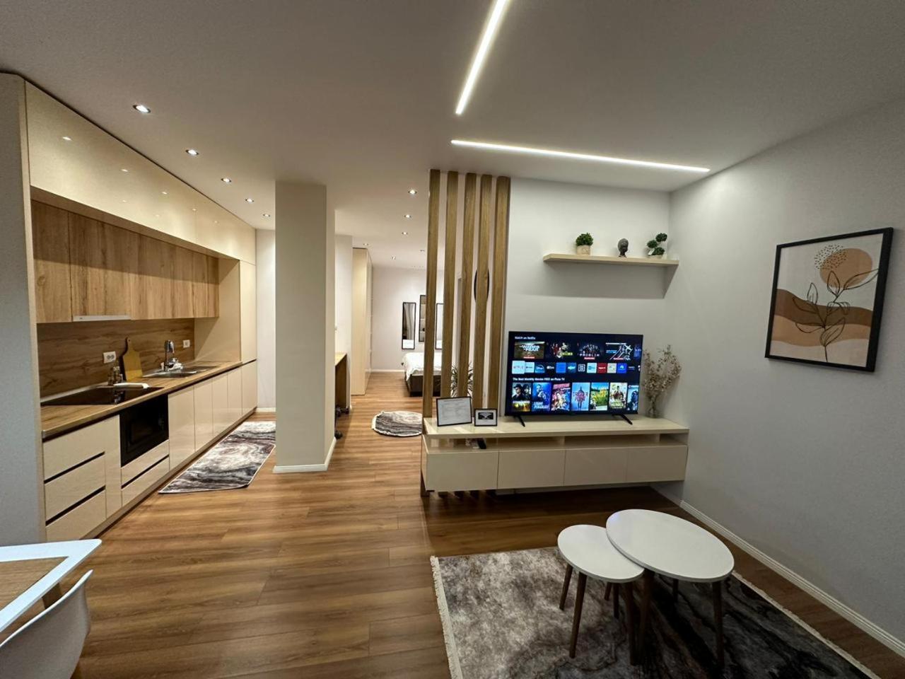 Fa Apartments At City Center 02 Tirana Esterno foto